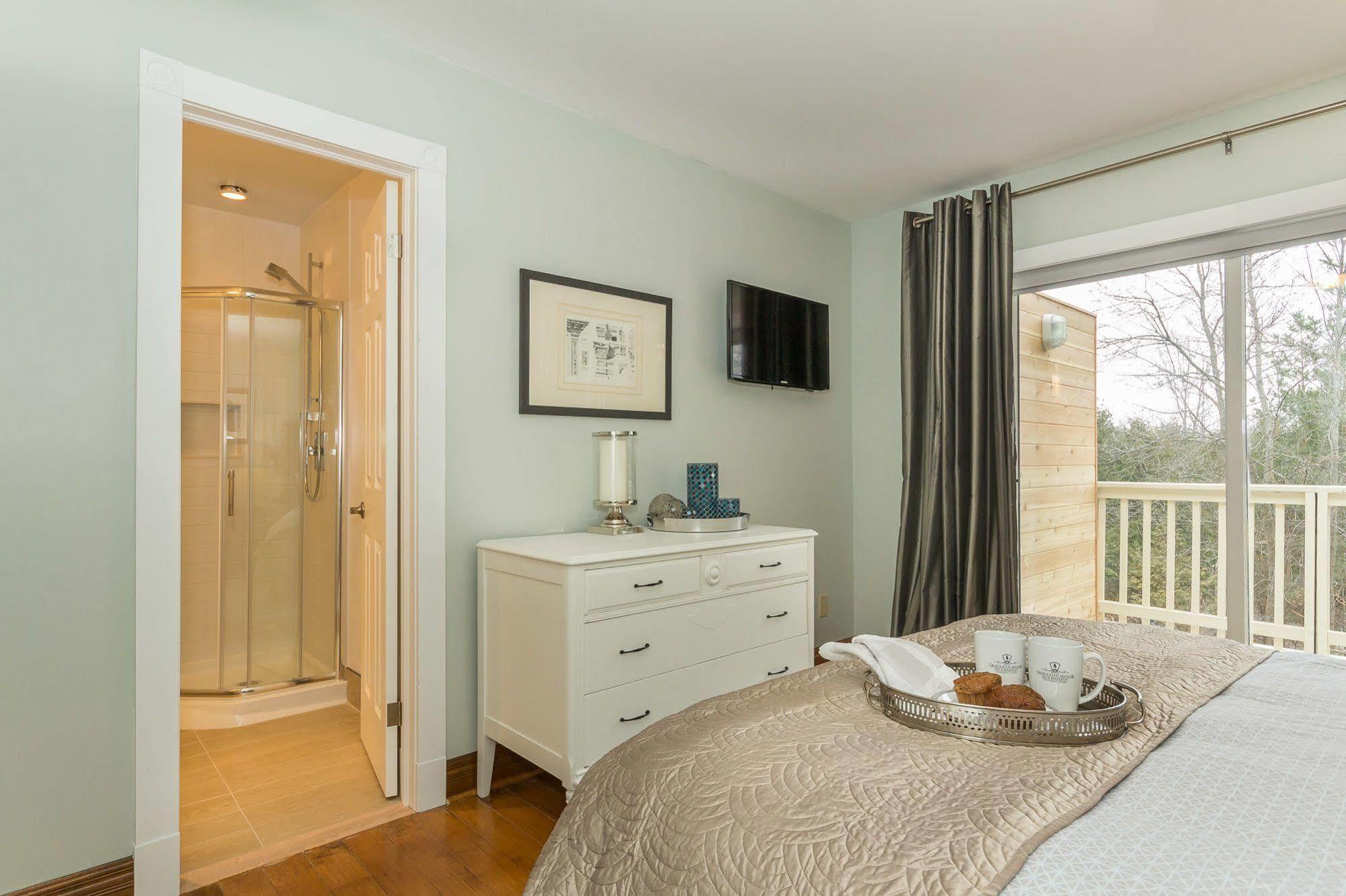 Craigleith Manor Bed & Breakfast Коллингвуд Экстерьер фото