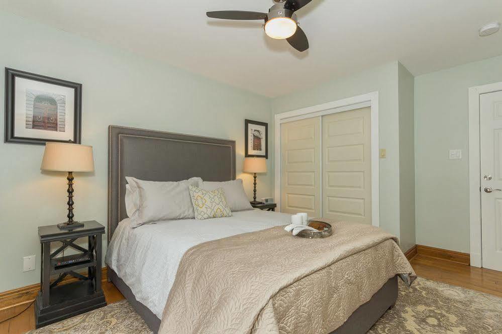 Craigleith Manor Bed & Breakfast Коллингвуд Экстерьер фото
